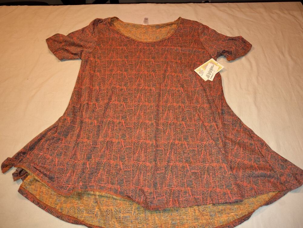 LuLaRoe Perfect T Short Sleeve Shirt Top Size Large NWT L Triangle Abstract NEW